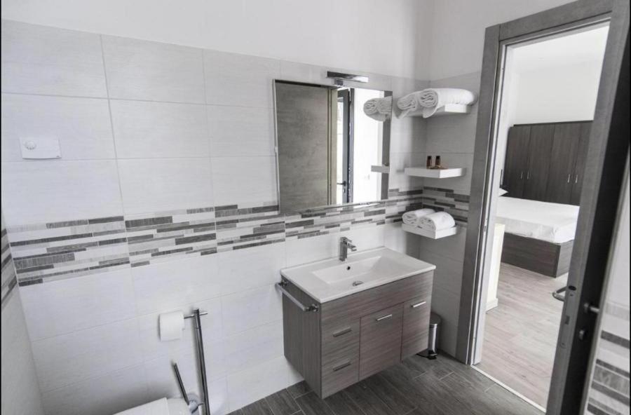 Antica Campione Rooms & Hostel Campione del Garda Kültér fotó